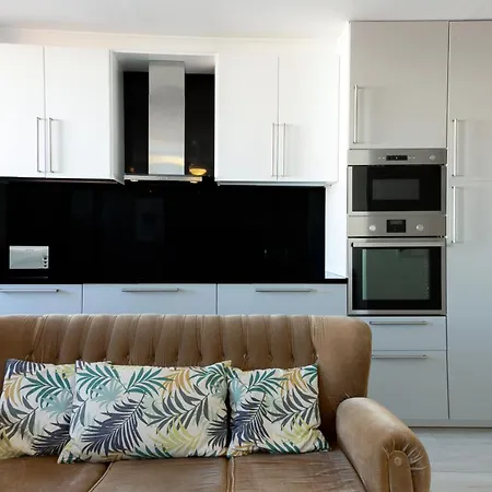 Apartment B07 - Maria Vitoria In Center Lagos