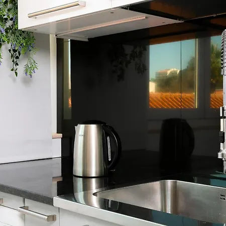 B07 - Maria Vitoria In Center Lagos